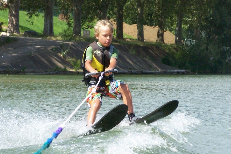 enfant ski nautique